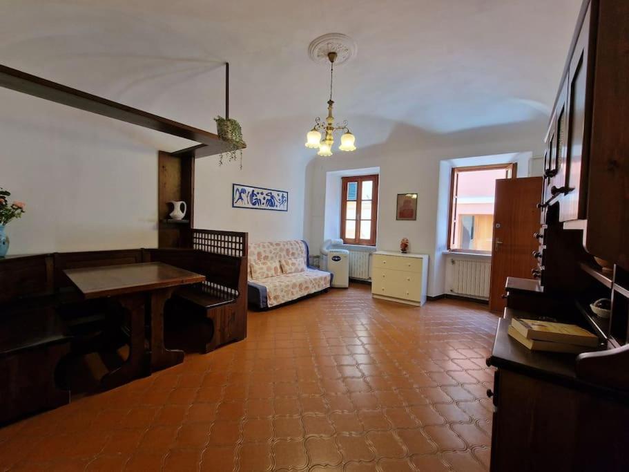 Silver Sands Finale Ligure - Traditional Apartment - 4 Beds & Terrace By The Beach Exterior foto